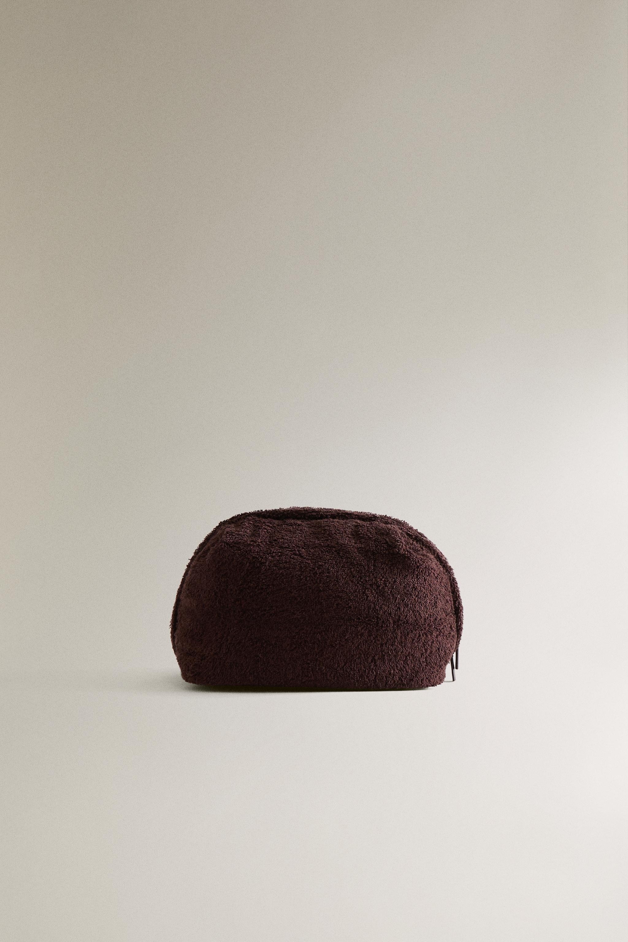 MEDIUM TOWEL MAKEUP BAG